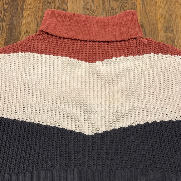 American Threads Color Block Knit Sweater - Picture 5 of 6